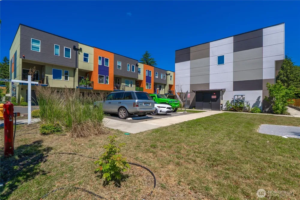 15612 8th Avenue SW #104 Burien, WA 98166