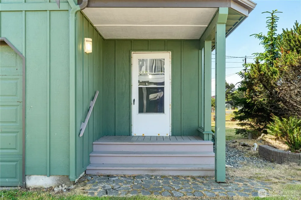 21 McCullough Road Copalis Beach, WA 98535