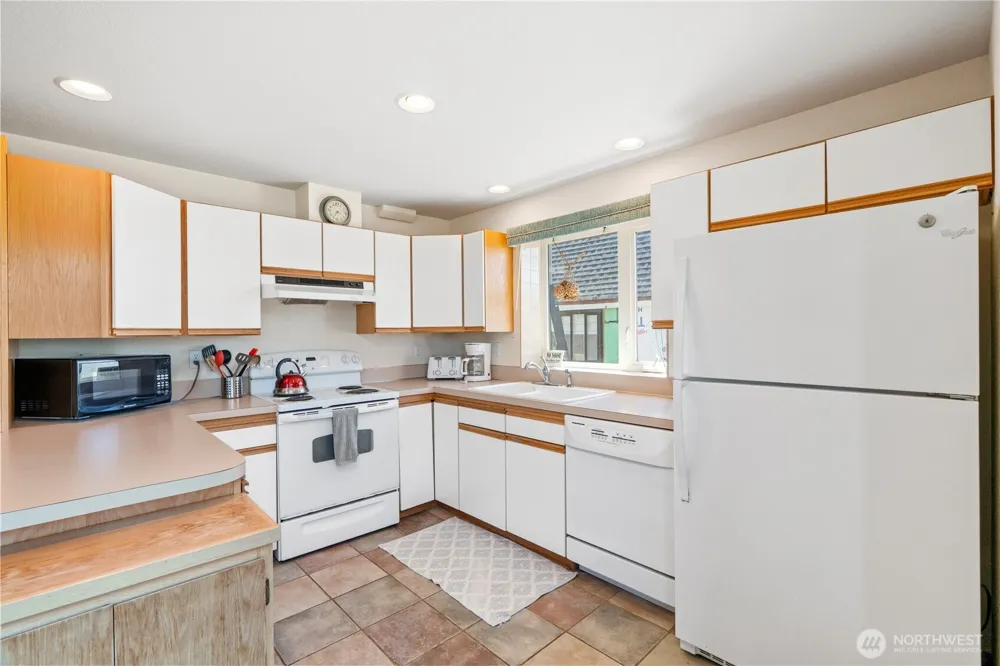 21 McCullough Road Copalis Beach, WA 98535