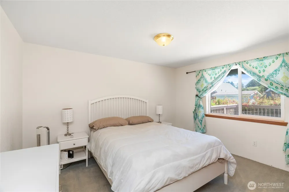 21 McCullough Road Copalis Beach, WA 98535