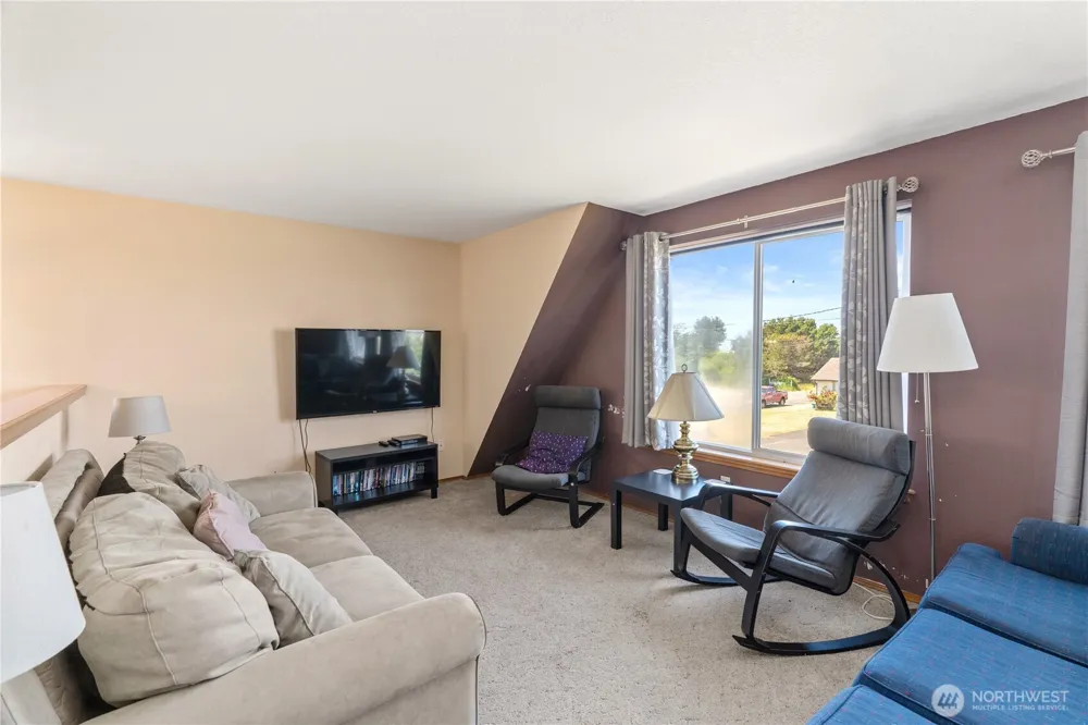 21 McCullough Road Copalis Beach, WA 98535