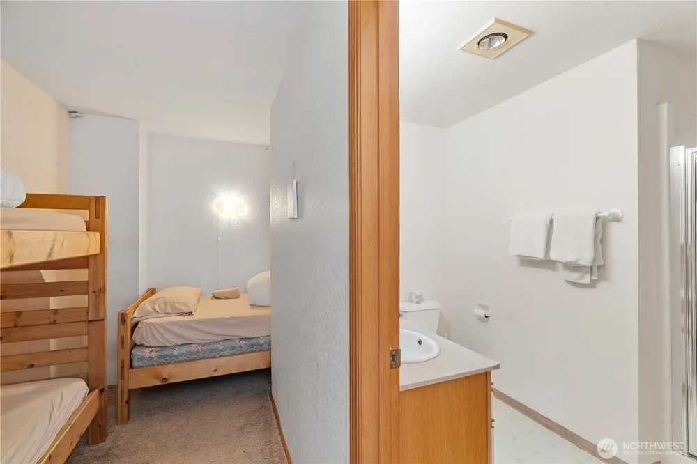 21 McCullough Road Copalis Beach, WA 98535