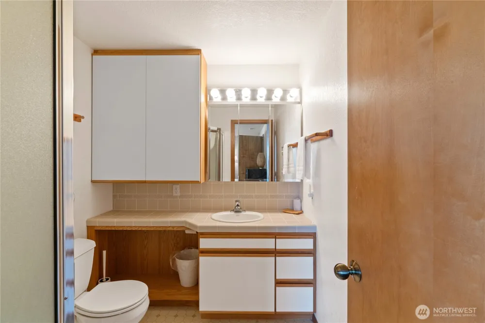 21 McCullough Road Copalis Beach, WA 98535