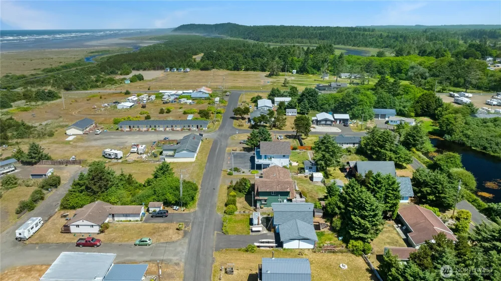 21 McCullough Road Copalis Beach, WA 98535