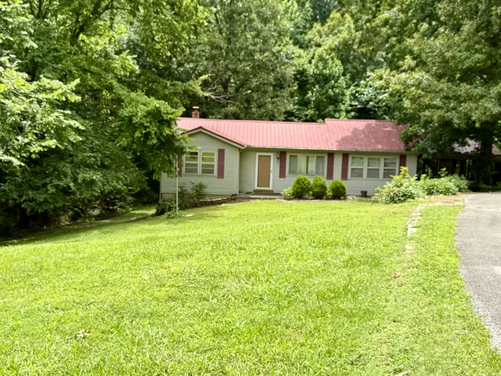 2155 Spring Hill Rd Paris, TN 38242