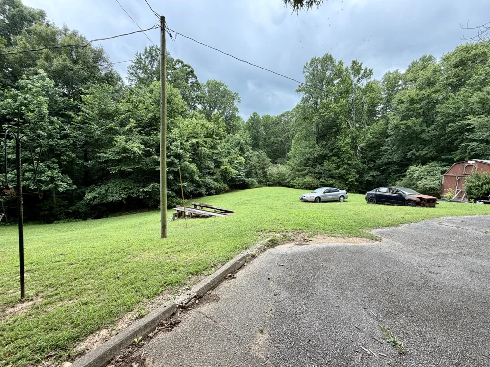 2155 Spring Hill Rd Paris, TN 38242