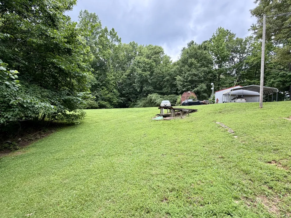 2155 Spring Hill Rd Paris, TN 38242