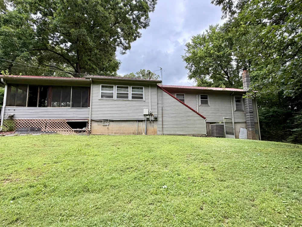 2155 Spring Hill Rd Paris, TN 38242