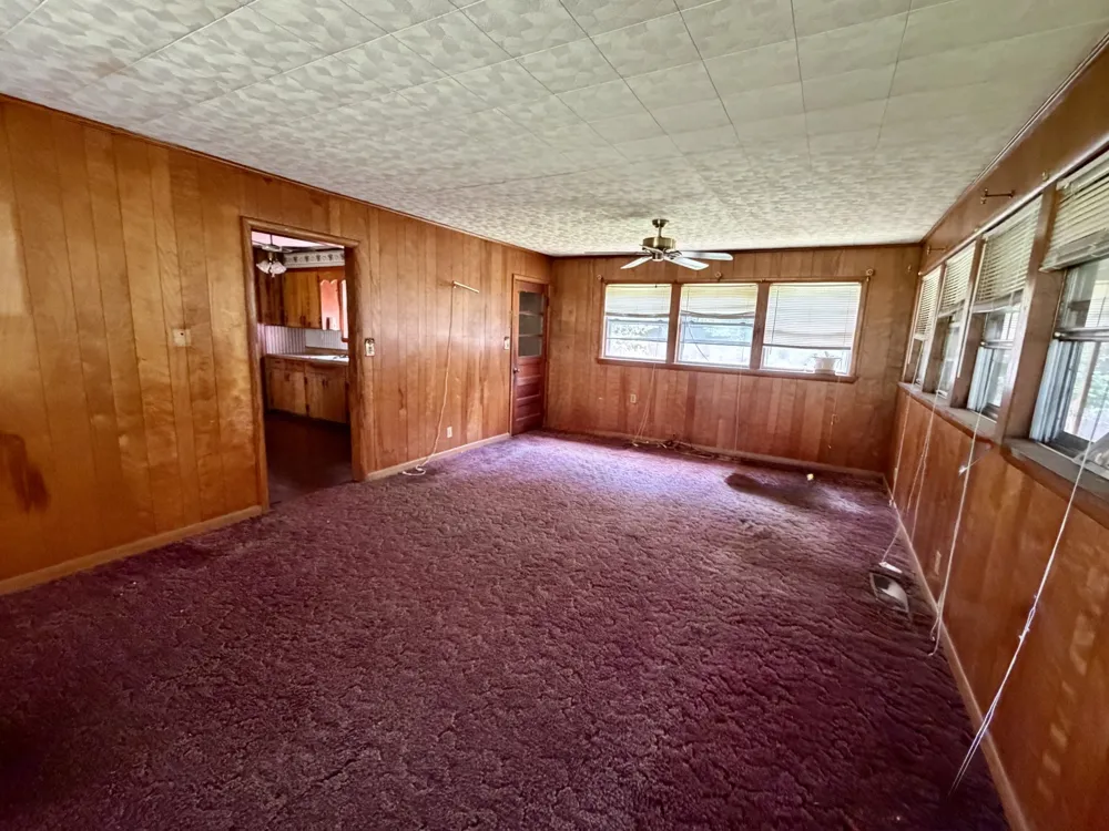 2155 Spring Hill Rd Paris, TN 38242