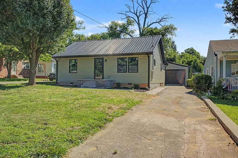 20 Robin Rd Hopkinsville, KY 42240