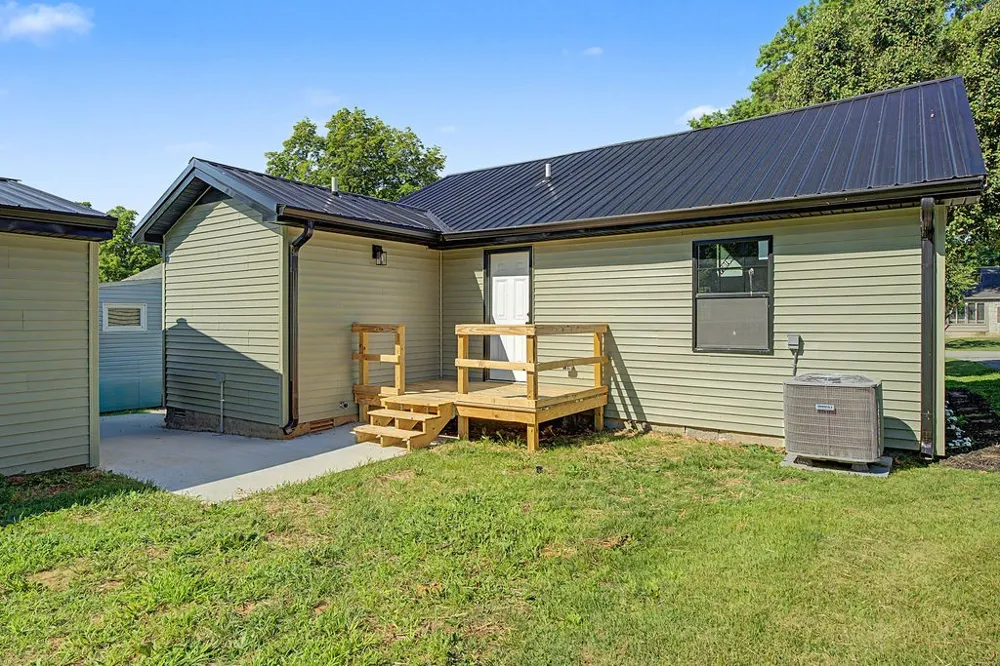 20 Robin Rd Hopkinsville, KY 42240