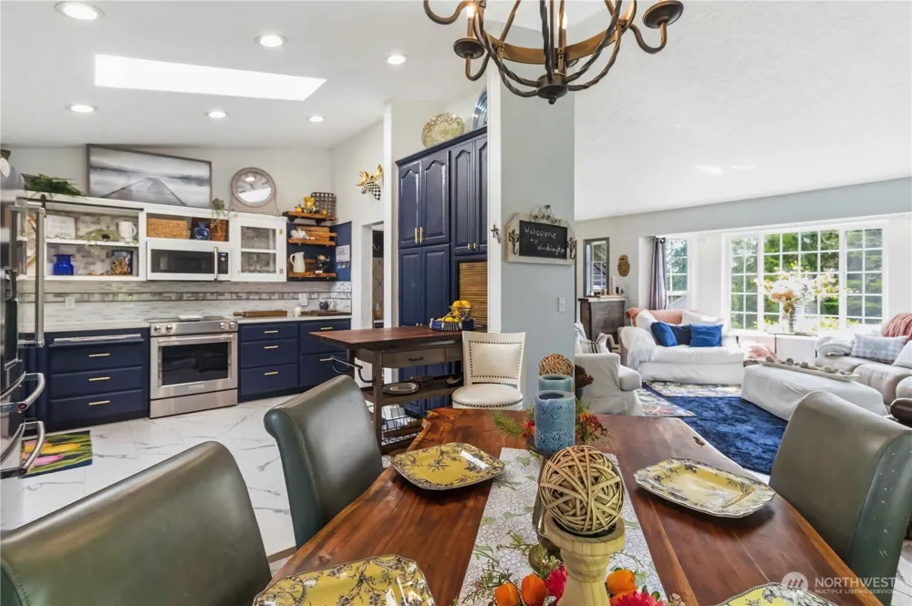 209 W Beacon Hill Drive Longview, WA 98632