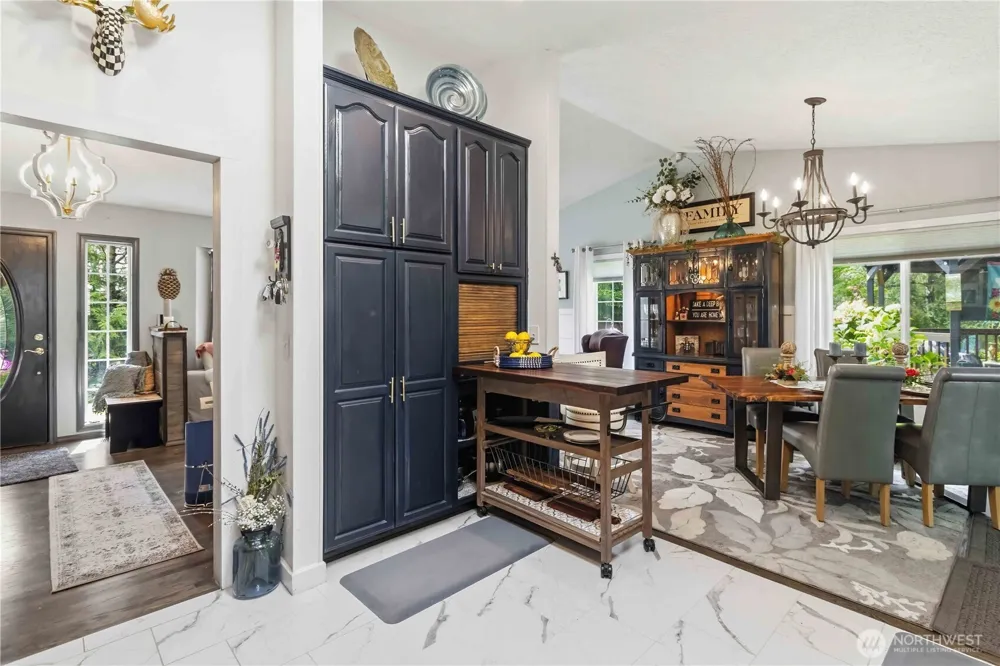 209 W Beacon Hill Drive Longview, WA 98632