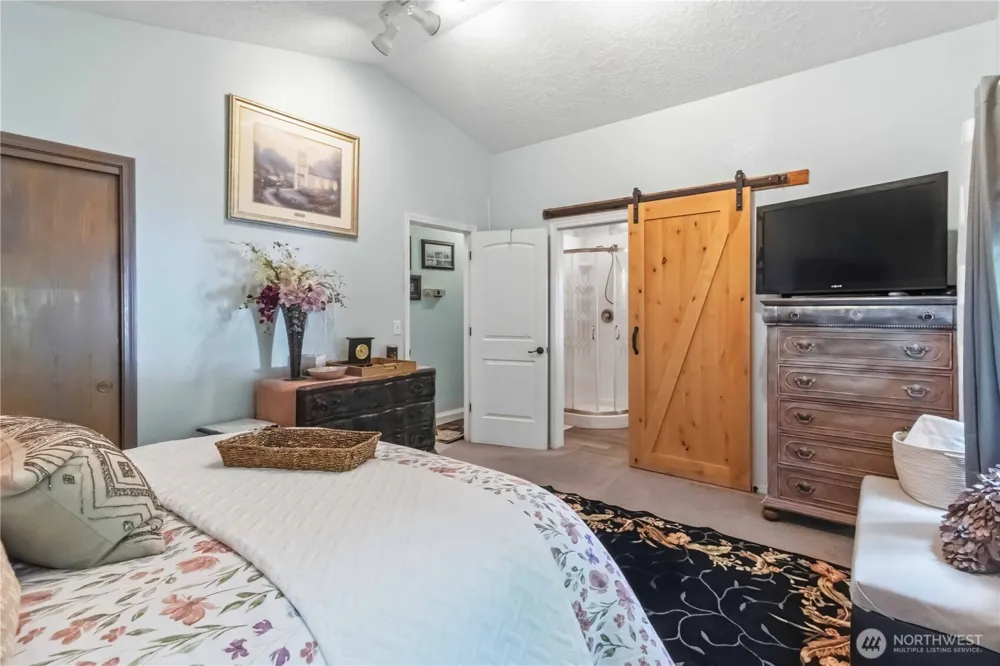 209 W Beacon Hill Drive Longview, WA 98632