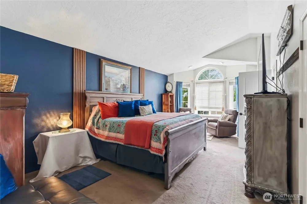 209 W Beacon Hill Drive Longview, WA 98632