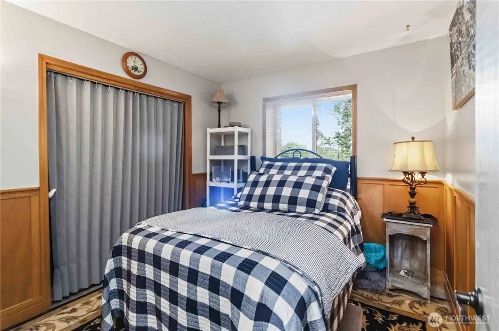 209 W Beacon Hill Drive Longview, WA 98632