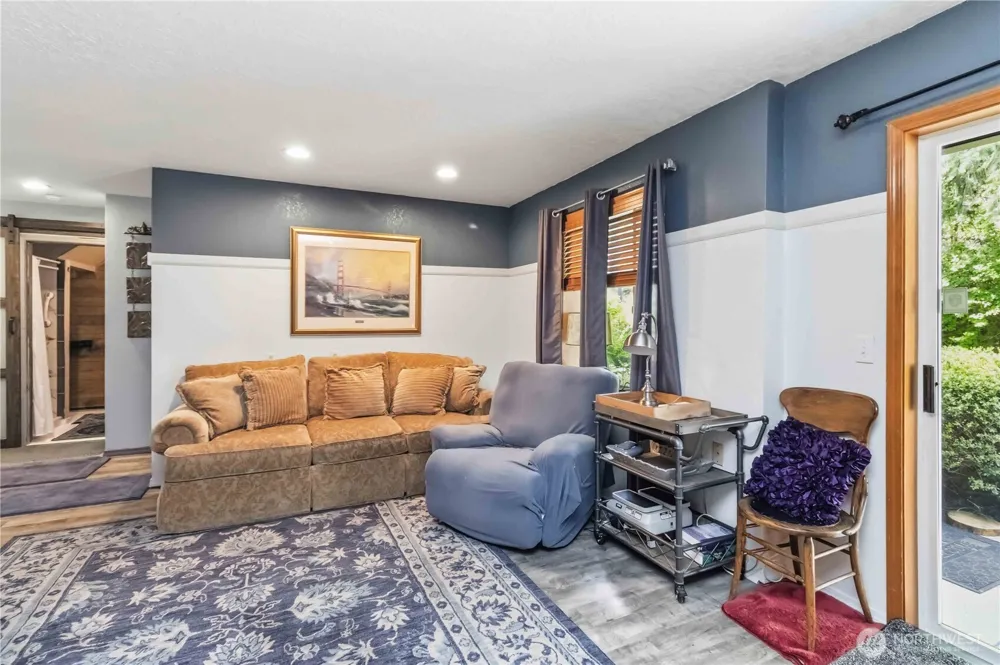 209 W Beacon Hill Drive Longview, WA 98632