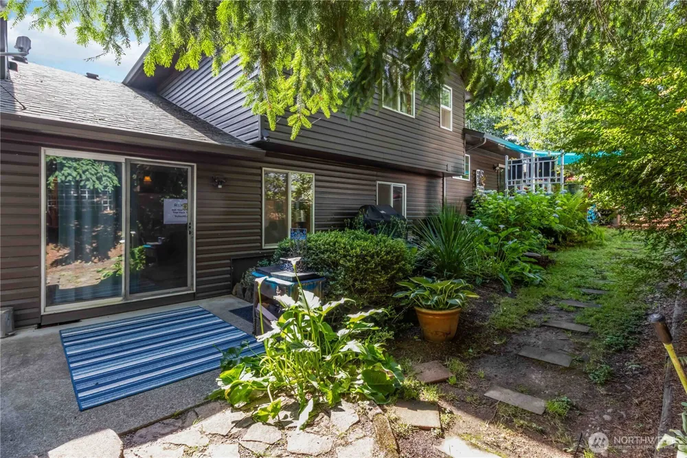 209 W Beacon Hill Drive Longview, WA 98632