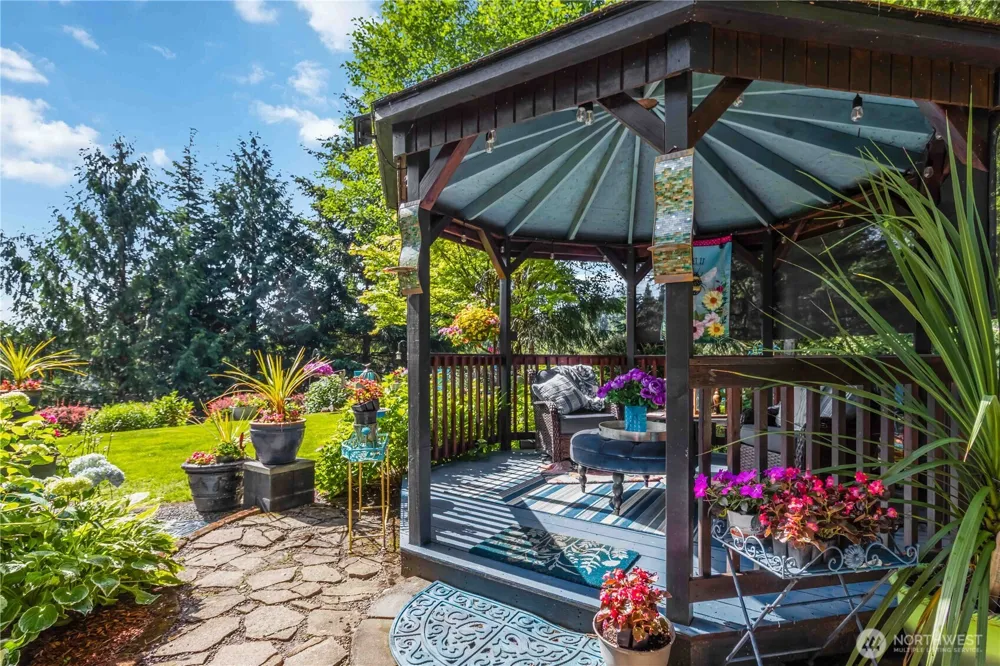 209 W Beacon Hill Drive Longview, WA 98632