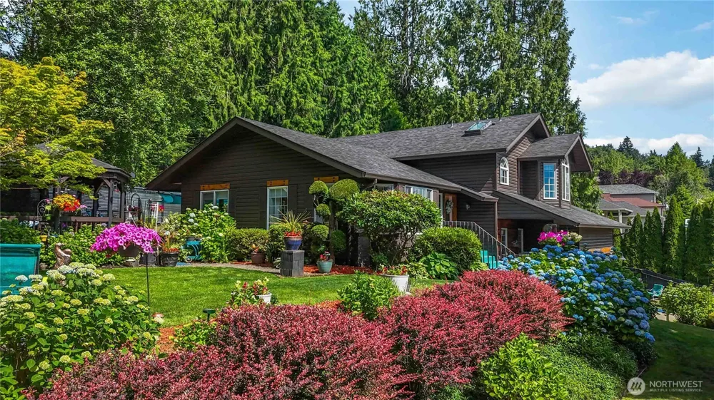 209 W Beacon Hill Drive Longview, WA 98632