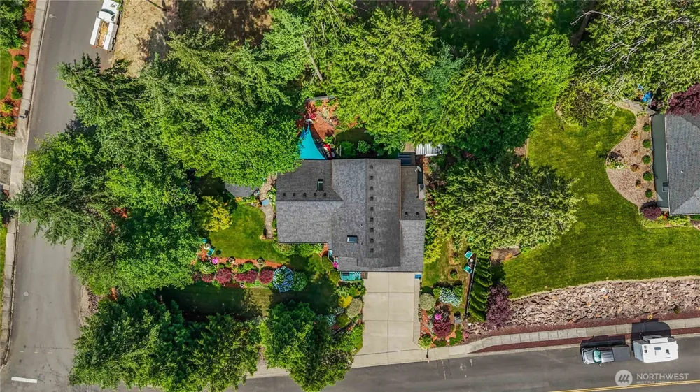209 W Beacon Hill Drive Longview, WA 98632