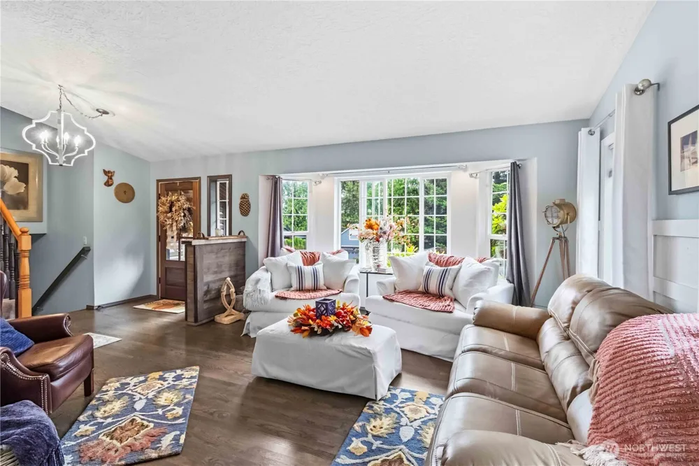 209 W Beacon Hill Drive Longview, WA 98632