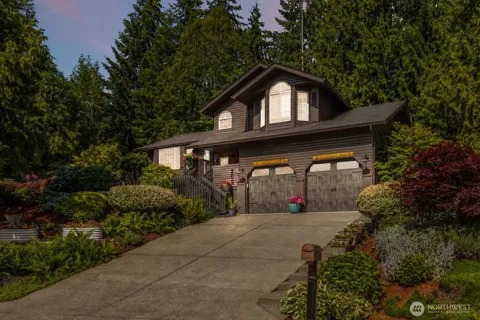 209 W Beacon Hill Drive
