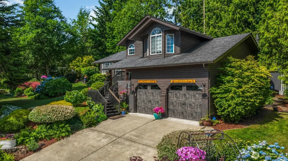 209 W Beacon Hill Drive Longview, WA 98632