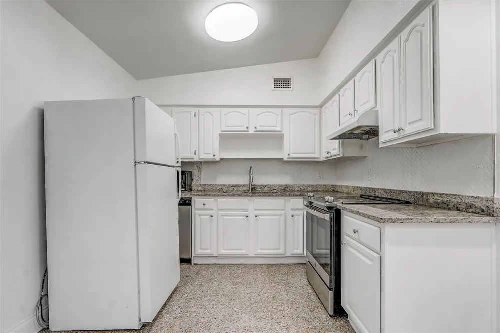 6601 HARVEY STREET Orlando, FL 32809