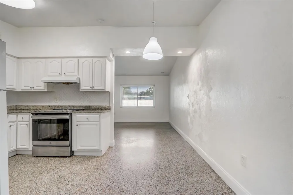 6601 HARVEY STREET Orlando, FL 32809