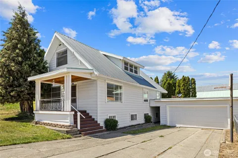 107 W Montana Avenue