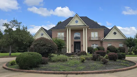 160 MONTEREY MILLS CV