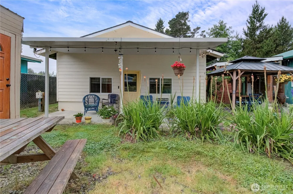 1700 203rd Lane Ocean Park, WA 98640