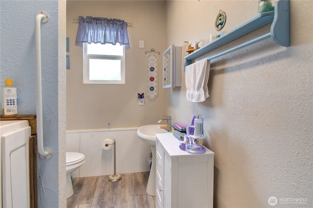 1700 203rd Lane Ocean Park, WA 98640