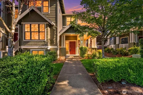 1867 NE Kenyon Court