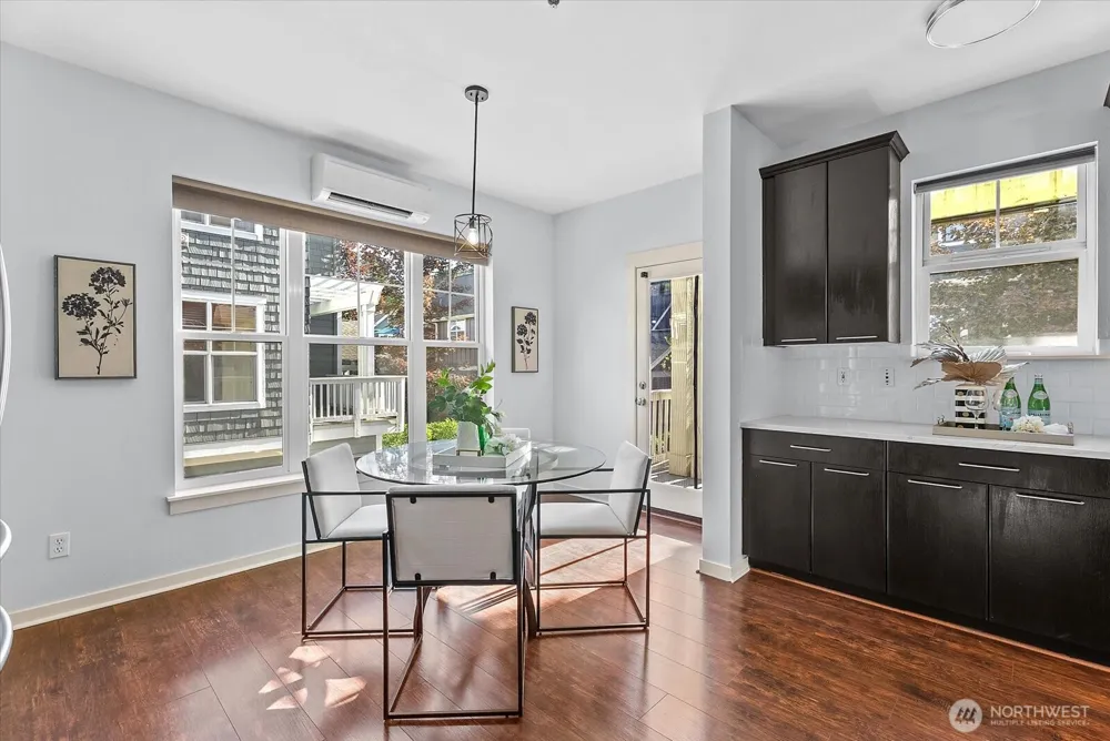 1867 NE Kenyon Court Issaquah, WA 98029