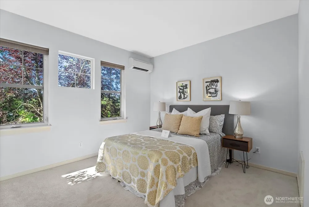 1867 NE Kenyon Court Issaquah, WA 98029