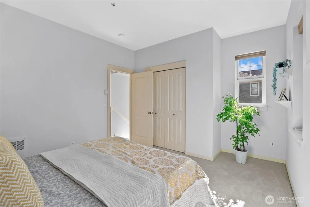 1867 NE Kenyon Court Issaquah, WA 98029
