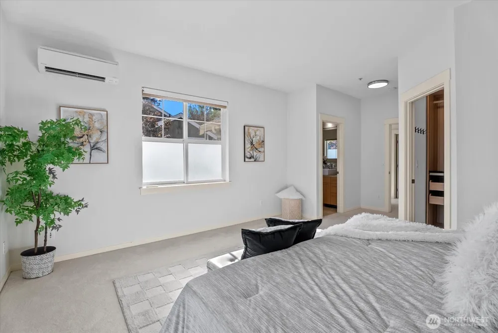 1867 NE Kenyon Court Issaquah, WA 98029