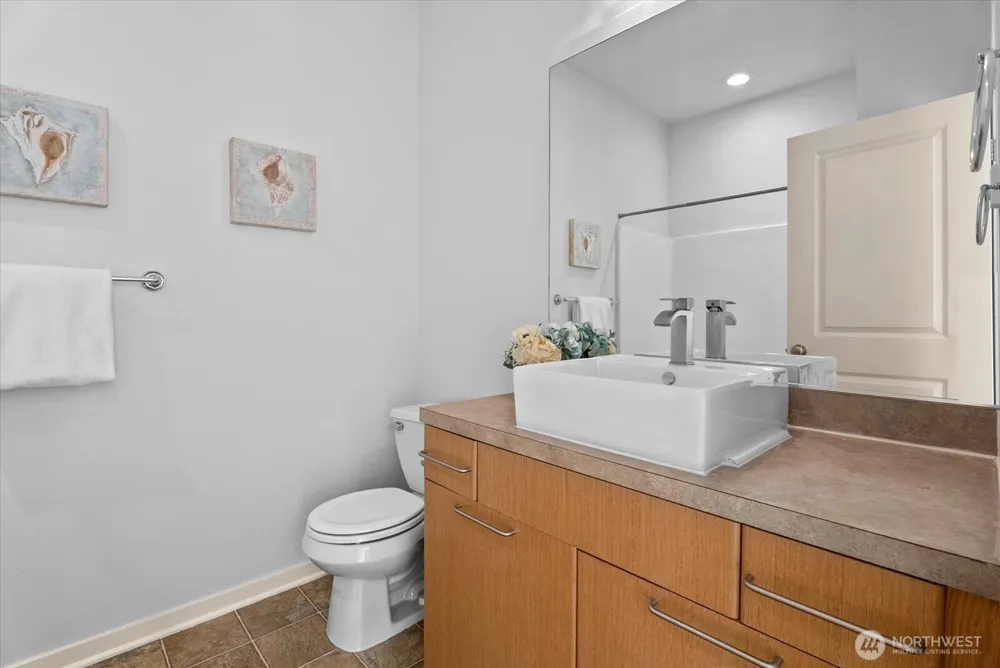 1867 NE Kenyon Court Issaquah, WA 98029