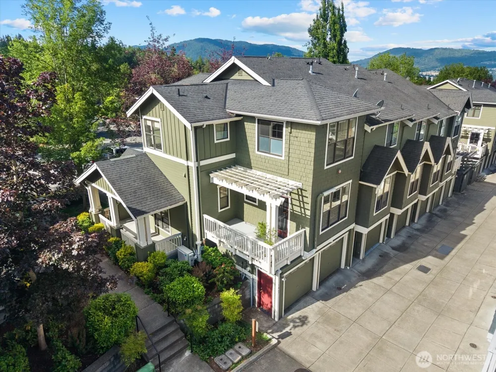 1867 NE Kenyon Court Issaquah, WA 98029