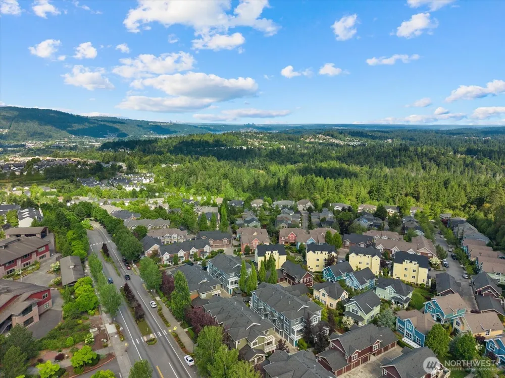 1867 NE Kenyon Court Issaquah, WA 98029