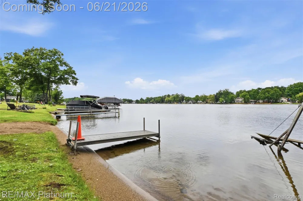 5504 Wildwood Drive Genoa Township, MI 48843