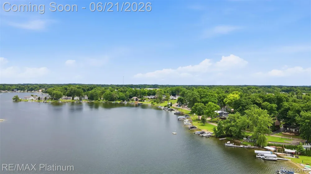 5504 Wildwood Drive Genoa Township, MI 48843