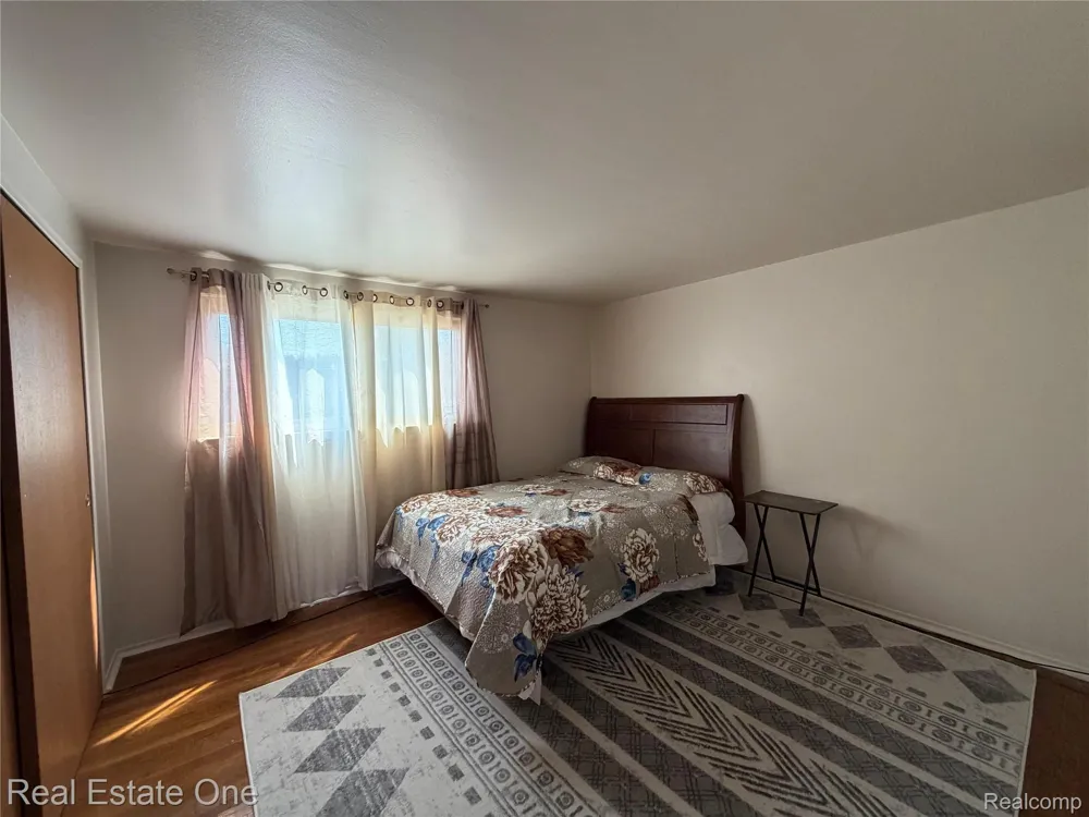 23517 Baker Street Taylor City, MI 48180