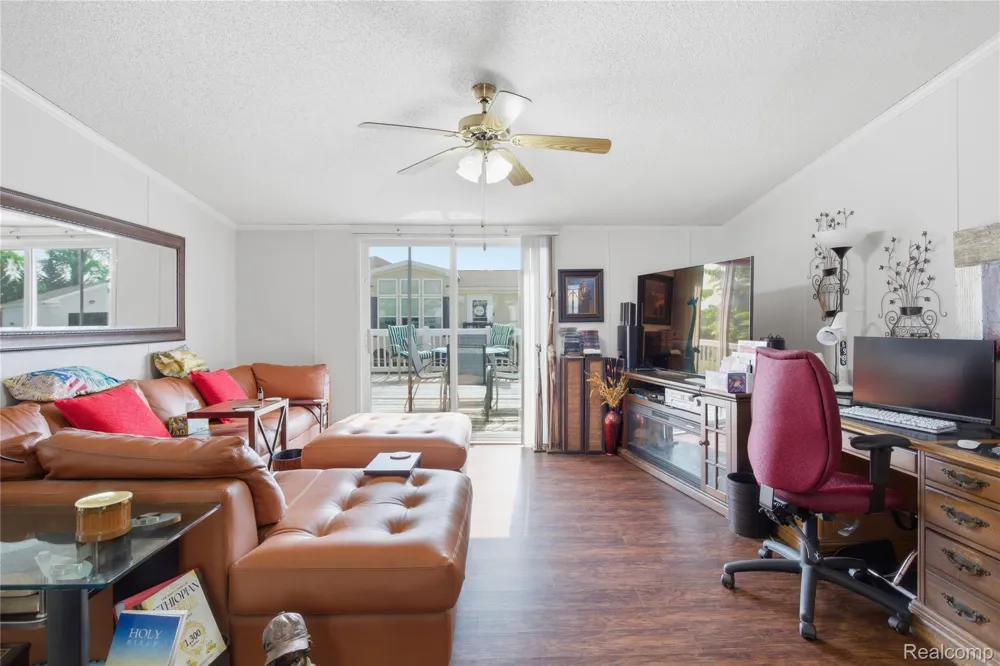 9857 Rembrandt Way Fenton City, MI 48430
