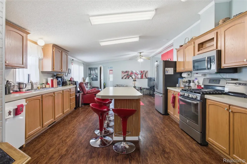 9857 Rembrandt Way Fenton City, MI 48430