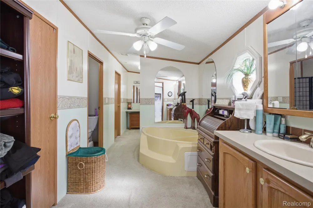 9857 Rembrandt Way Fenton City, MI 48430