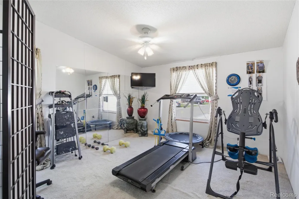 9857 Rembrandt Way Fenton City, MI 48430