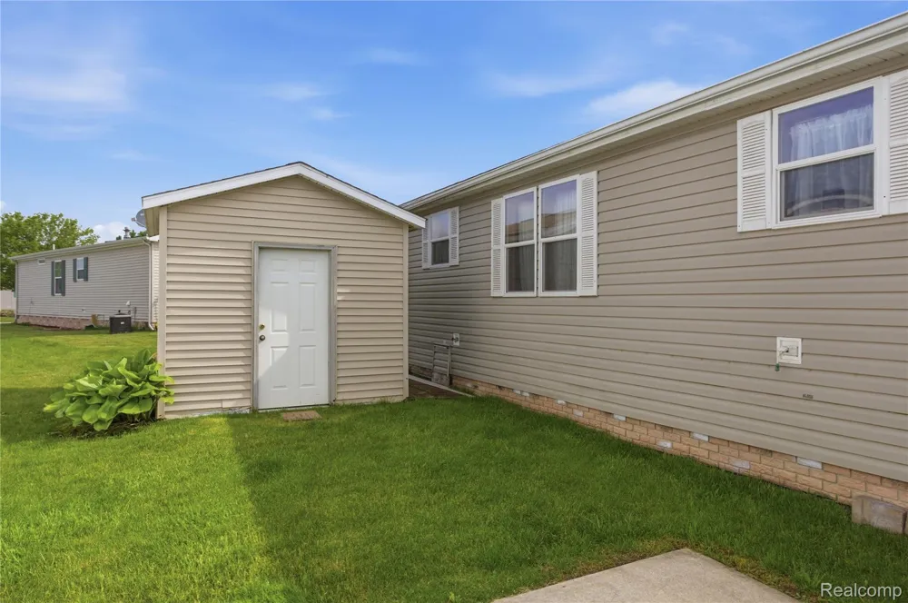9857 Rembrandt Way Fenton City, MI 48430